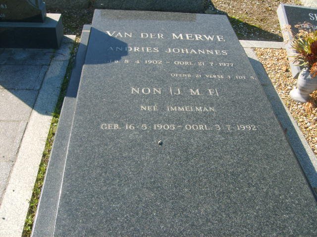 MERWE Andries Johannes, van der 1902-1977 &amp; J.M.E. IMMELMAN 1905-1992