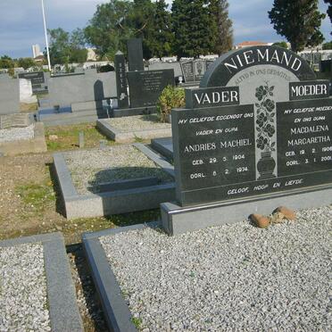 NIEMAND Andries Machiel 1904-1974 &amp; Magdalena Margaretha 1906-2001