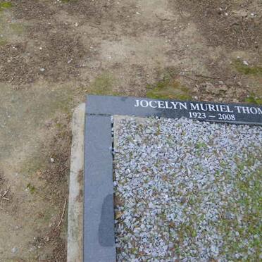 THOMAS Jocelyn Muriel 1923-2008