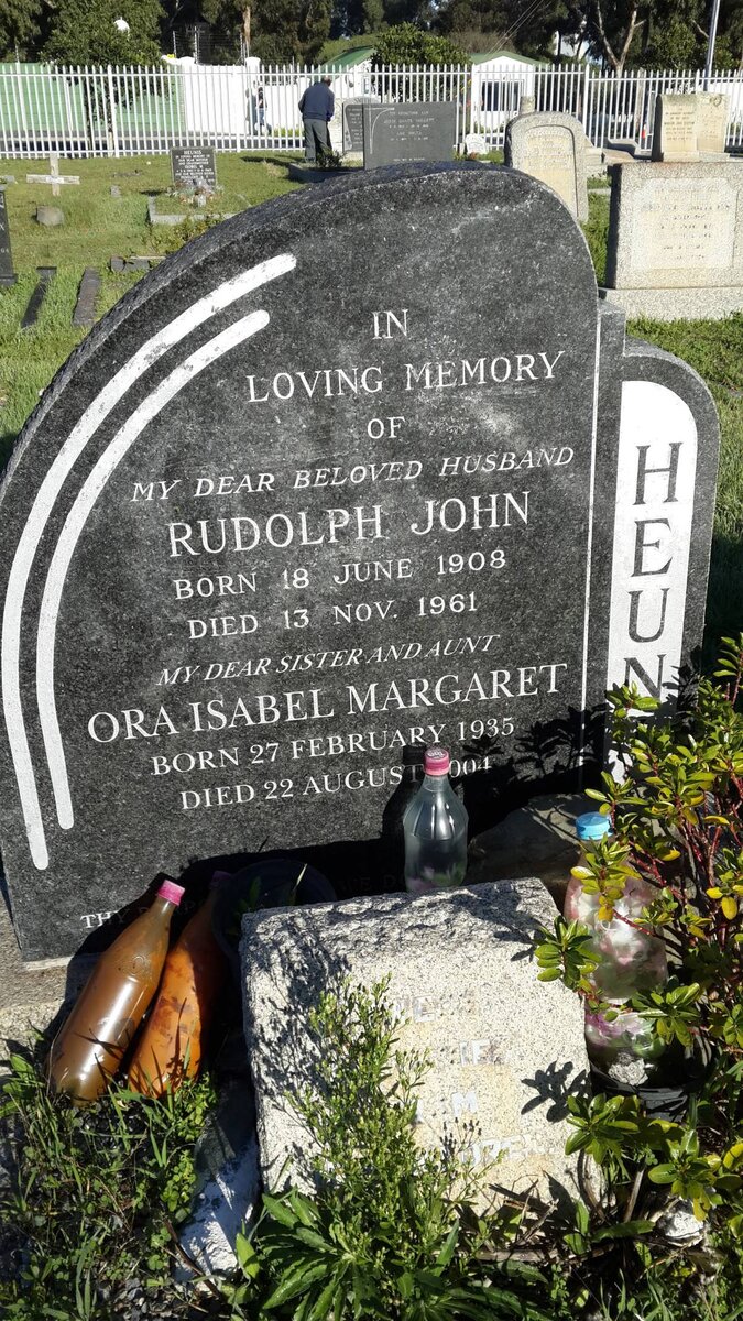 HEUNIS Rudolph John 1908-1961 :: HEUNIS Ora Isabel Margaret 1935-2004 :: ?