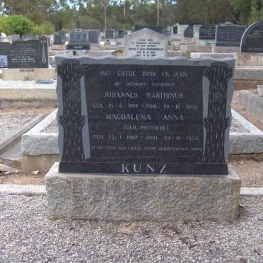 KUNZ Johannes Marthinus 1898-1959 &amp; Magdalena Anna PIETERSE 1902-1974