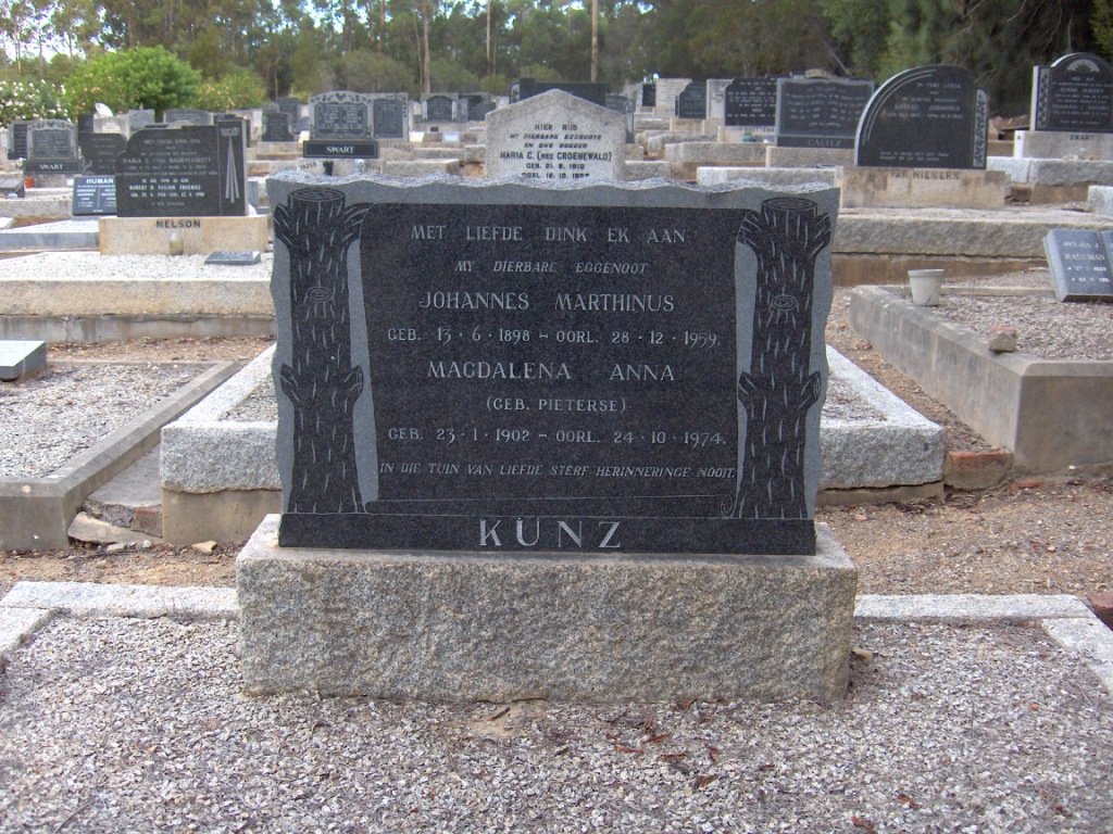 KUNZ Johannes Marthinus 1898-1959 &amp; Magdalena Anna PIETERSE 1902-1974