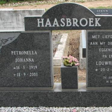 HAASBROEK Louwrens Jacobus 1918-1991 &amp; Petronella Johanna 1919-2001