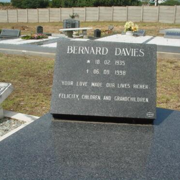 DAVIES Bernard 1935-1998