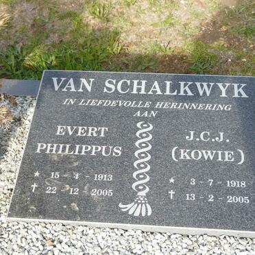 SCHALKWYK Evert Philippus, van 1913-2005 &amp; J.C.J. 1918-2005