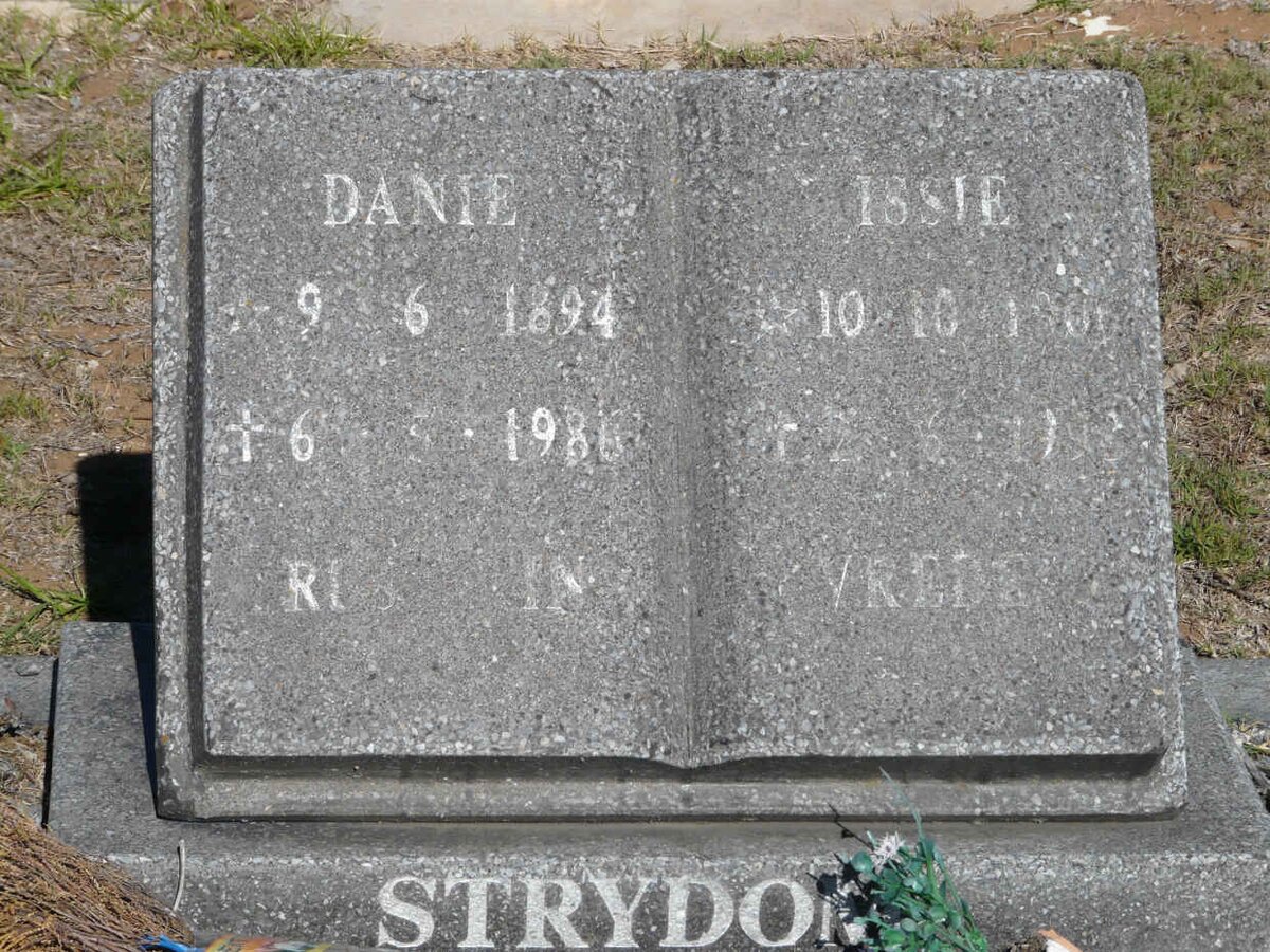 STRYDOM Danie 1894-1980 &amp; Issie 1901-1998