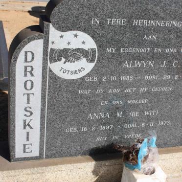 DROTSKIE Alwyn J.C. 1885-1968 &amp; Anna M. DE WIT 1897-1973