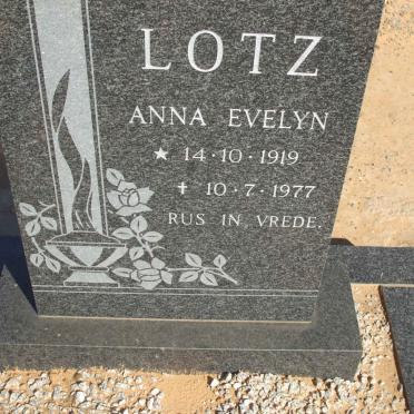 LOTZ Anna Evelyn 1919-1977