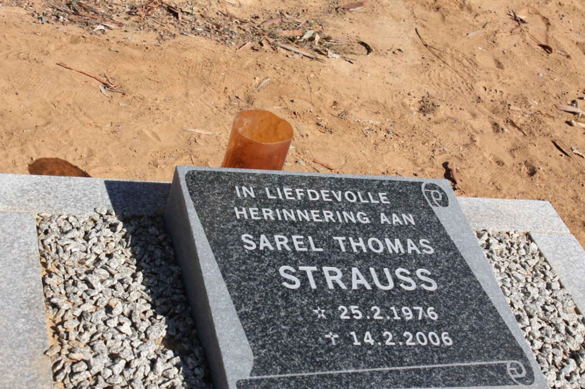 STRAUSS Sarel Thomas 1976-2006