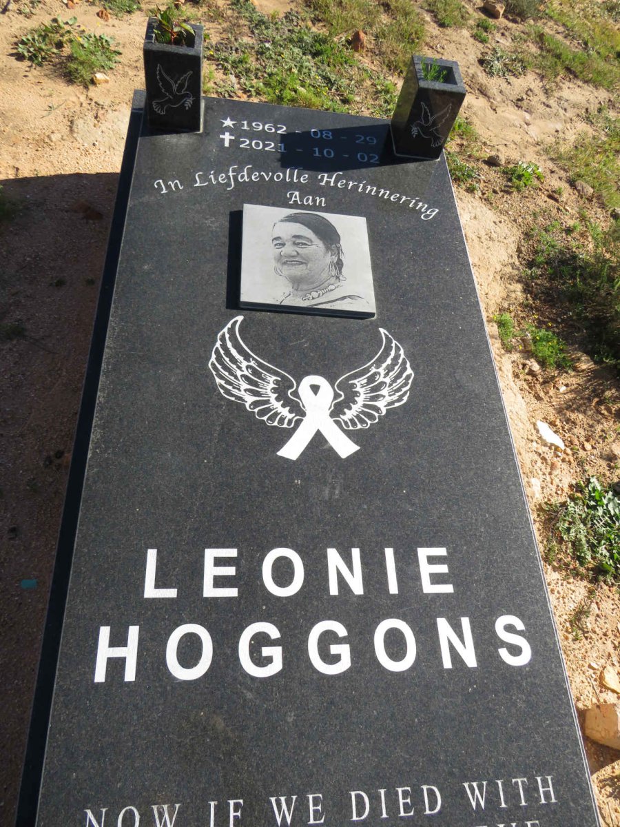 HOGGONS Leonie 1962-2021