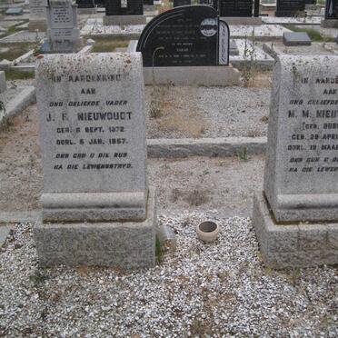 NIEUWOUDT J.F. 1872-1957 &amp; A.M. BURGER 1876-1957