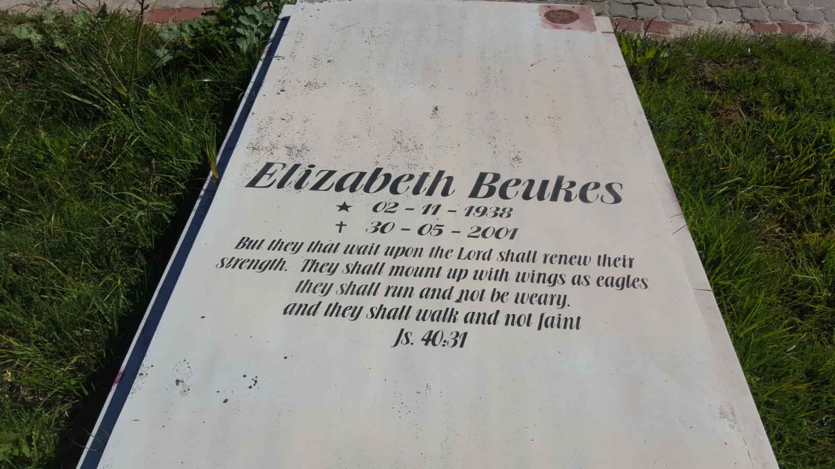 BEUKES Elizabeth 1938-2001