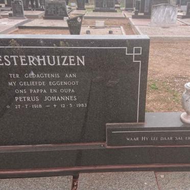 ESTERHUIZEN Petrus Johannes 1918-1983
