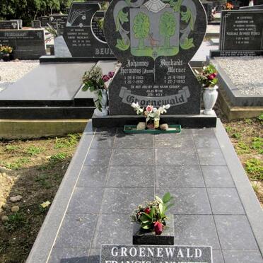 GROENEWALD Francis Annette 1942-2009 :: GROENEWALD Johannes Hermanus 1963-1992 :: GROENEWALD Rynhardt Werner 1969-1993 