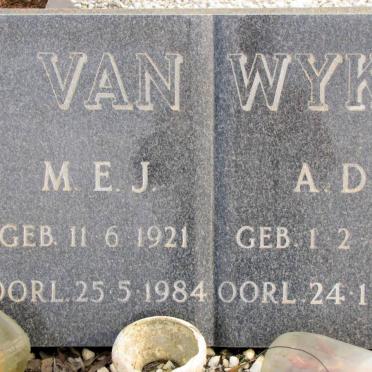WYK A.D., van 1915-1994 &amp; M.E.J. 1921-1984