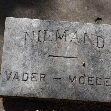 NIEMAND ? &amp; ?