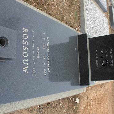 ROSSOUW Hendrik Andreas 1918-1992 :: ROSSOUW Hope 1931-1992 :: SCHOONBEE Nancy nee RAFFERTY 1895-1982