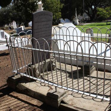 REITZ Johanna Cornelia nee LOUW -1864 :: TRENGOVE Johanna Helena nee REITZ -1875