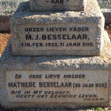 BESSELAAR M.J. -1933 &amp; Mathilde