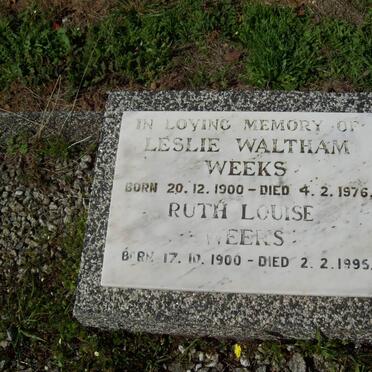 WEEKS Leslie Waltham 1900-1976 &amp; Ruth Louise 1900-1995