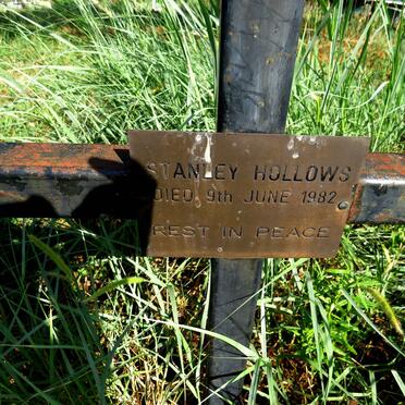HOLLOWS Stanley -1982