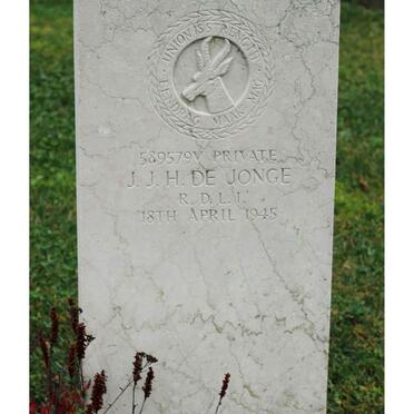 JONGE J.J.H., de -1945