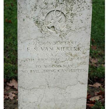 NIEKERK F.S., van -1945