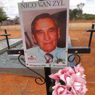 ZYL Nico, van 1945-2023