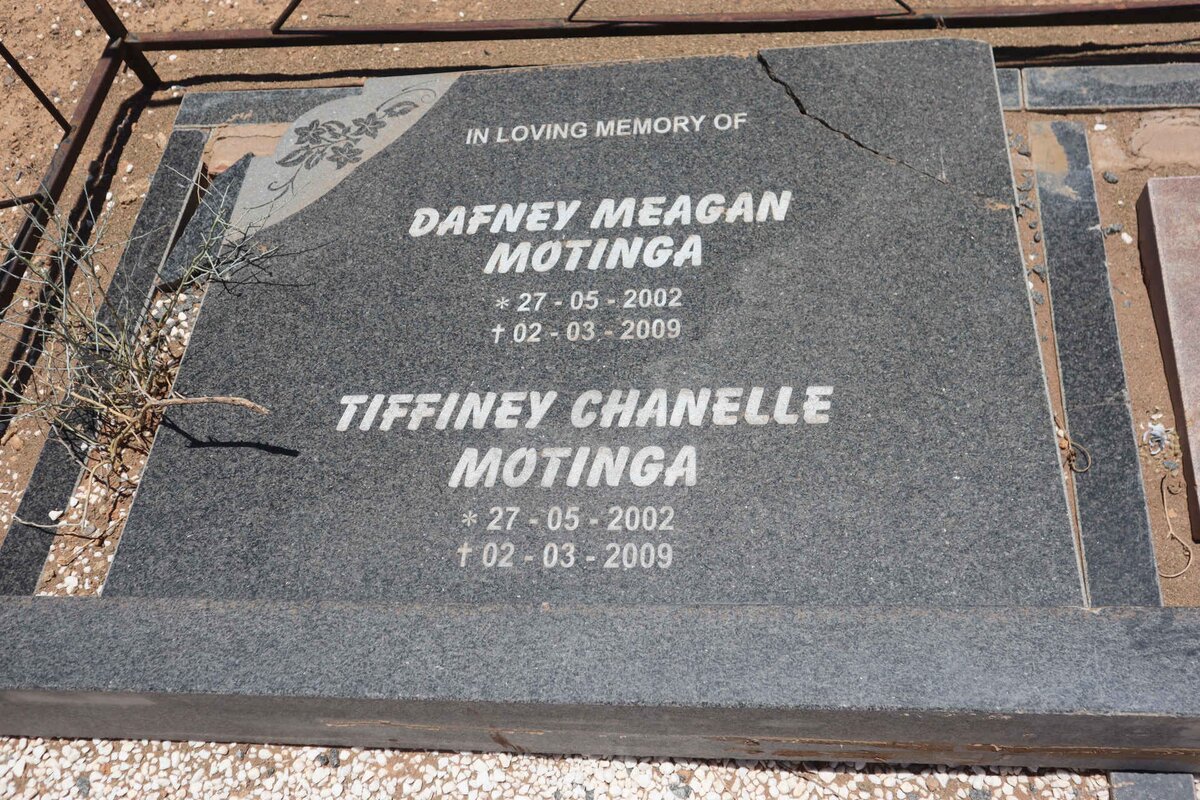 MOTINGA Dafney Meagan 2002-2009 :: MOTINGA Tiffiney Chanelle 2002-2009