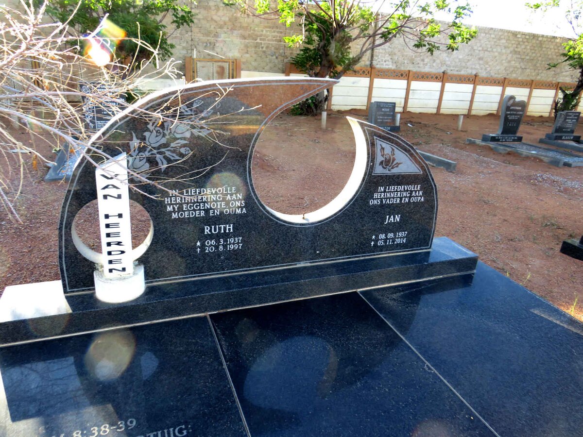 HEERDEN Jan, van 1937-2014 & Ruth 1937-1997