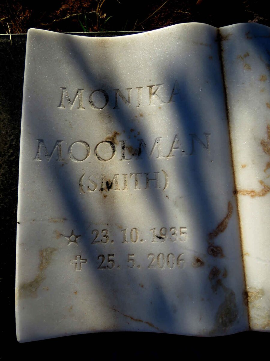 MOOLMAN Monika nee SMITH 1935-2006 
