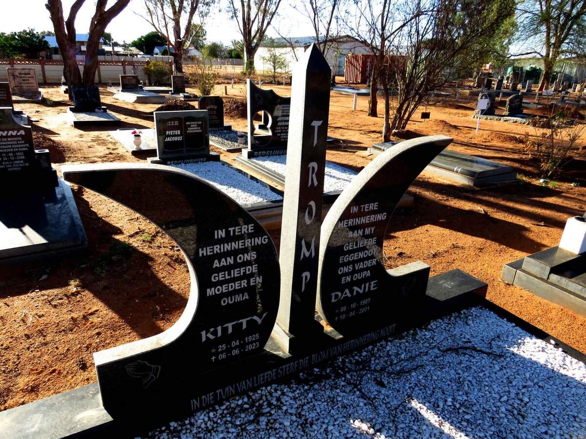 TROMP Danie 1907-2001 & Kitty 1925-2023 _1