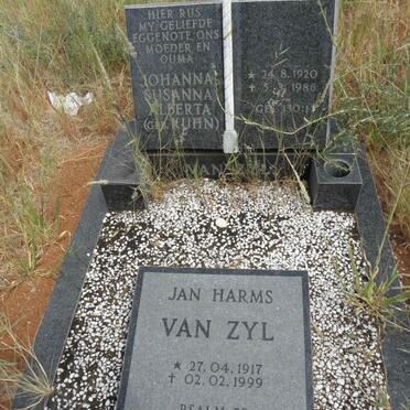 ZYL Jan Harms, van 1917-1999 &amp; Johanna Susanna Alberta KUHN 1920-1986