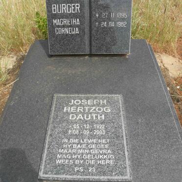 BURGER Magrietha Cornelia 1895-1982 :: DAUTH Joseph Hertzoh 1922-2003