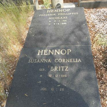 HENNOP Frederik Phillippus Nicolaas 1914-19?? &amp; Susanna Cornelia BRITZ 1916-