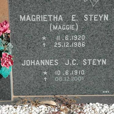 STEYN Johannes J.C. 1910-2001 &amp; Magrietha E. 1920-1986