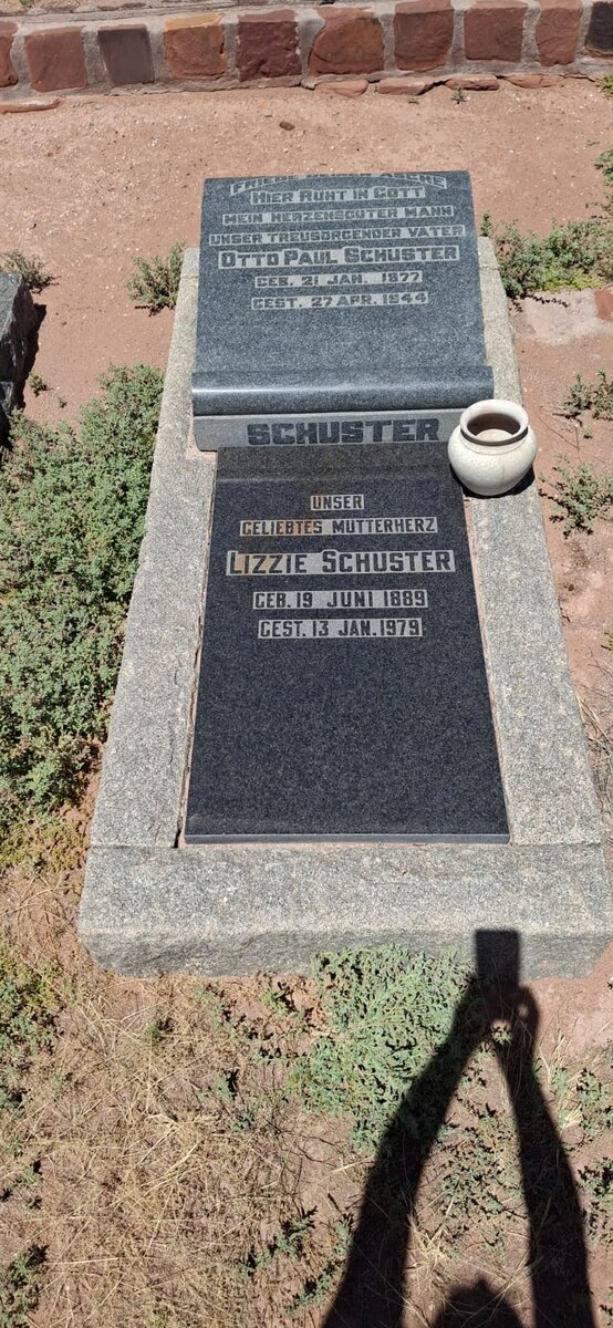 SCHUSTER Otto Paul 1877-1944 & Lizzie 1889-1979