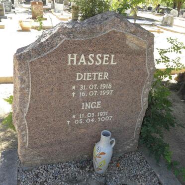 HASSEL Dieter 1918-1997 &amp; Inge 1921-2007