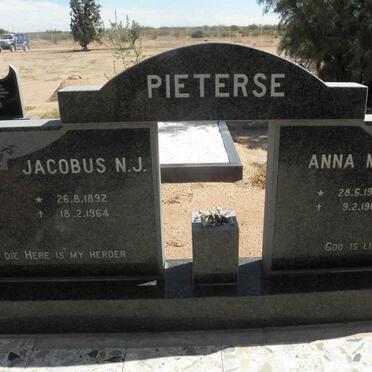 PIETERSE Jacobus N.J. 1892-1964 &amp; Anna M. 1903-1964