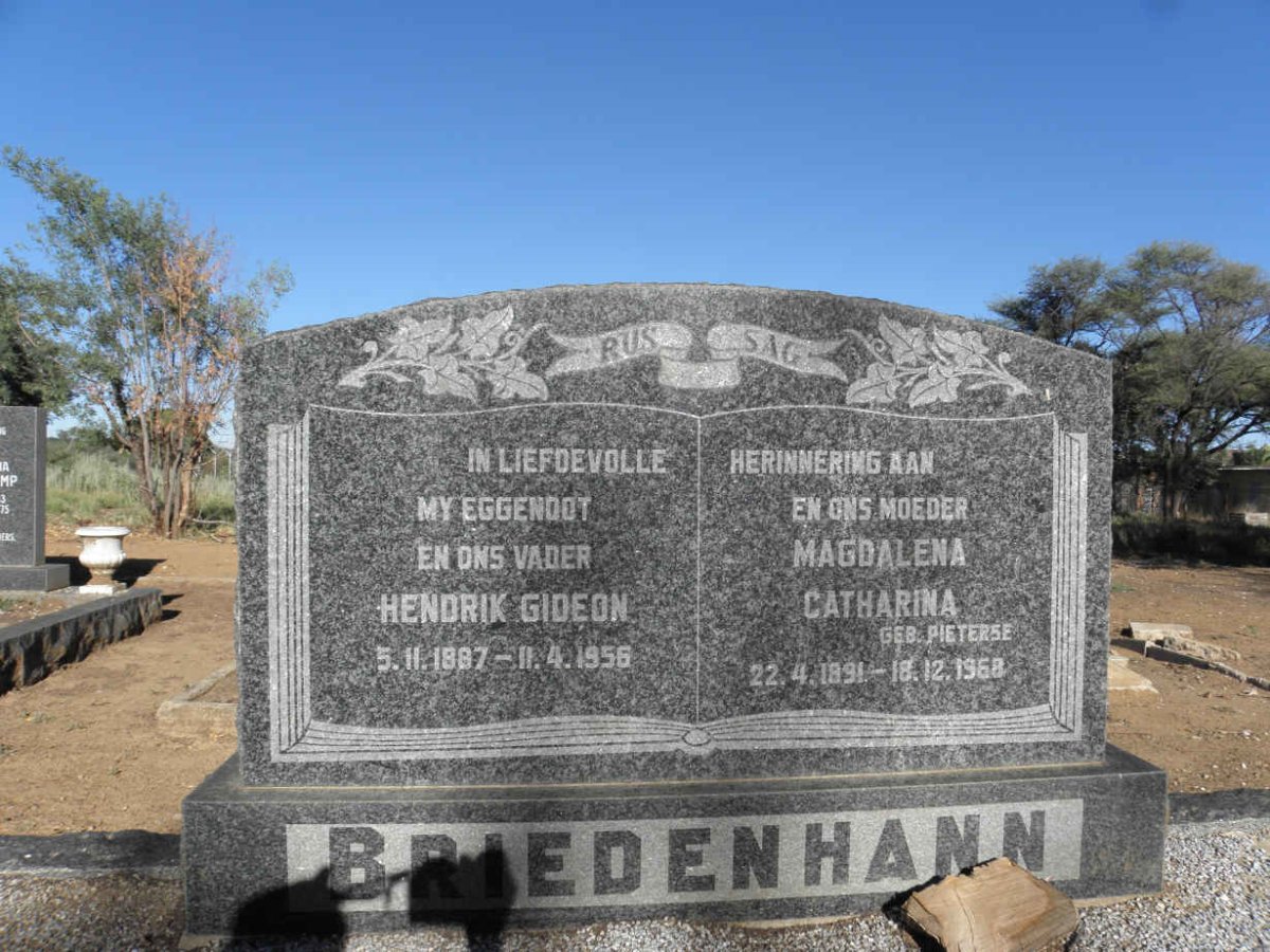 BRIEDENHANN Hendrik Gideon 1887-1956 & Magdalena Catharina PIETERSE 1891-1968