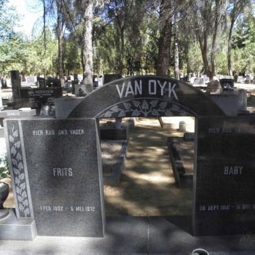 DYK Frits, van 1902-1972 &amp; Baby 1910-1972