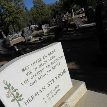 STRYDOM Herman 1969-1990 :: STRYDOM Woutie 1944-2004