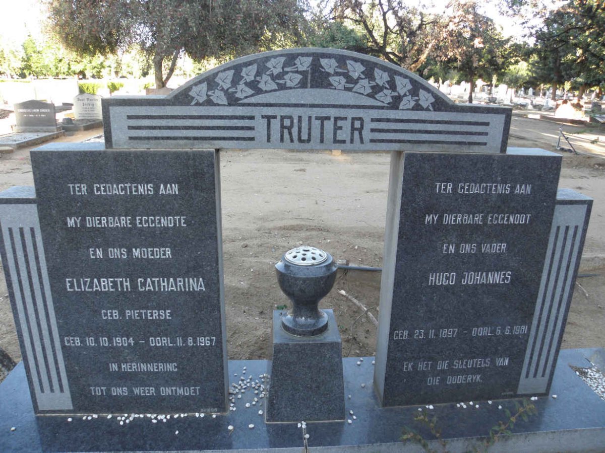 TRUTER Hugo Johannes 1897-1981 & Elizabeth Catharina PIETERSE 1904-1967