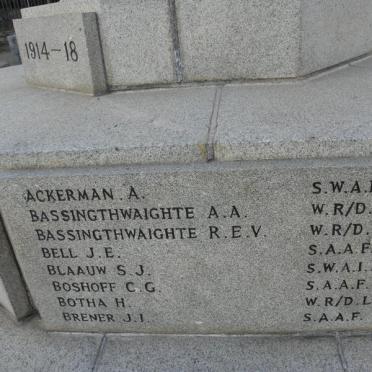 05. War Memorial 