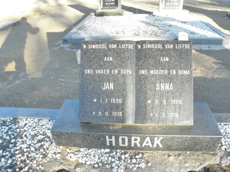 HORAK Jan 1890-1978 &amp; Anna 1906-1976