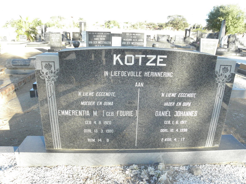 KOTZE Daniel Johannes 1917-1998 & Emmerentia M. FOURIE 1920-1980