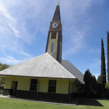 Namibia, GROOTFONTEIN, NG Kerk, Muur van herinnering