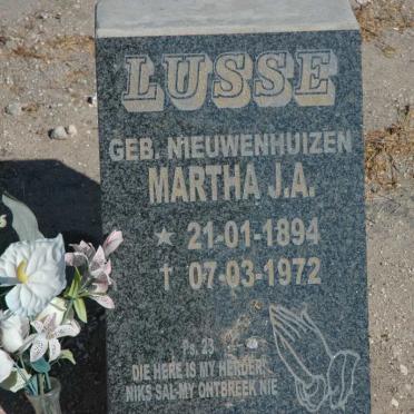 LUSSE Martha J.A. nee NIEUWENHUIZEN 1894-1972