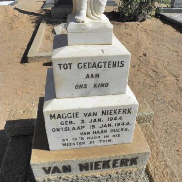 NIEKERK Maggie, van 1944-1944