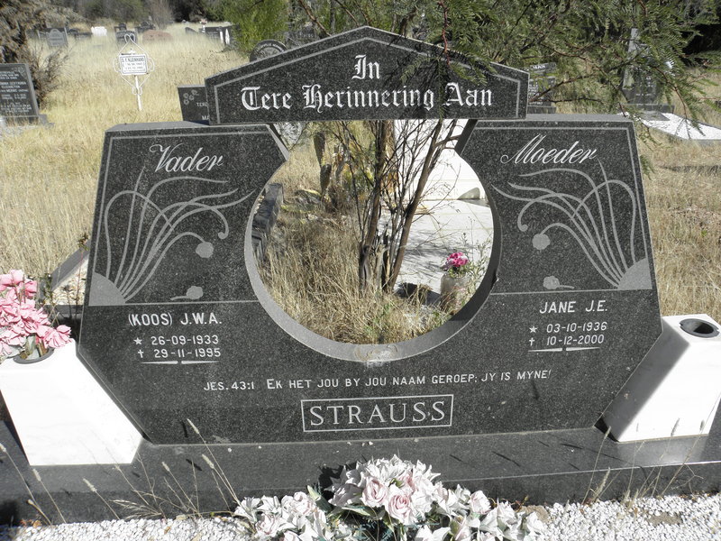 STRAUSS J.W.A. 1933-1995 & Jane J.E, 1936-2000
